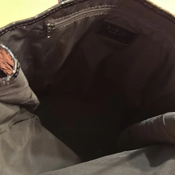 Escada Black patent handbag. - Picture 5 of 7